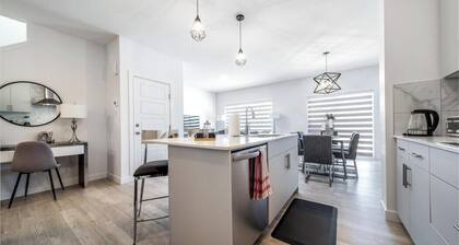 New - Chic Modern Home - King bed - Foosball - Sleeps 8!