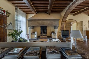 Interior - Villa Tignano with Pool (Barberino Tavarnelle)
