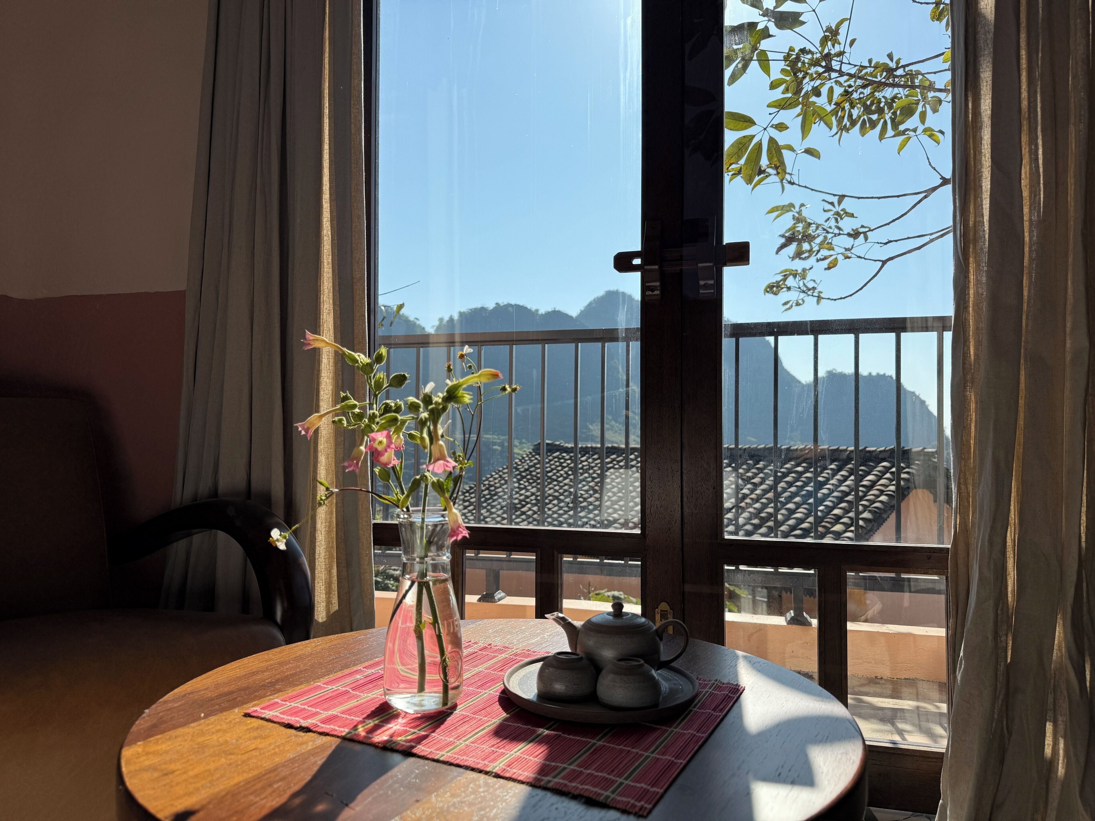 Suite Familiale, vue montagne, rez-de-chaussée | Bureau, espace de travail pour ordinateur portable, Wi-Fi gratuit