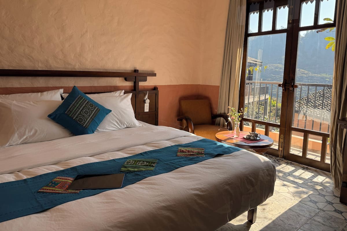 Suite Familiale, vue montagne, rez-de-chaussée | Bureau, espace de travail pour ordinateur portable, Wi-Fi gratuit