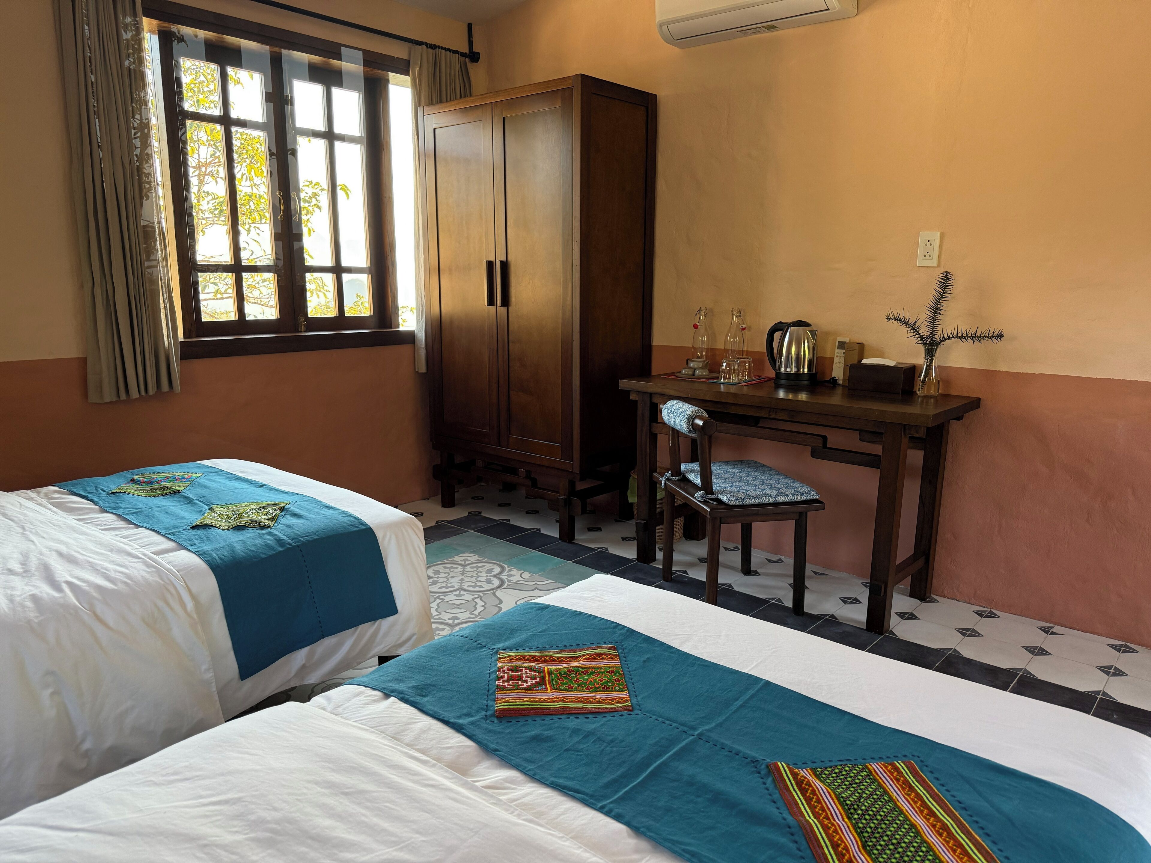 Deluxe Double or Twin Room, Mountain View | Desk, laptop workspace, free WiFi, bed sheets