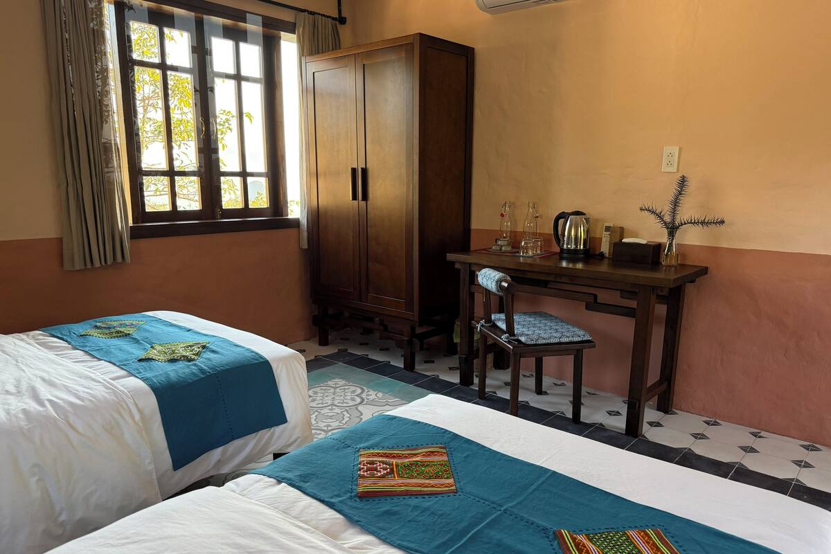 Deluxe Double or Twin Room, Mountain View | Desk, laptop workspace, free WiFi, bed sheets