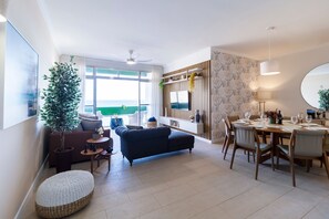 Căn hộ | Phòng khách | Smart TV 55-inch có truyền hình cáp 