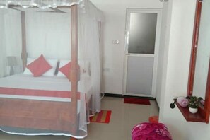 Fer et planche à repasser, Wi-Fi, draps fournis