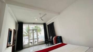 Fer et planche à repasser, Wi-Fi, draps fournis