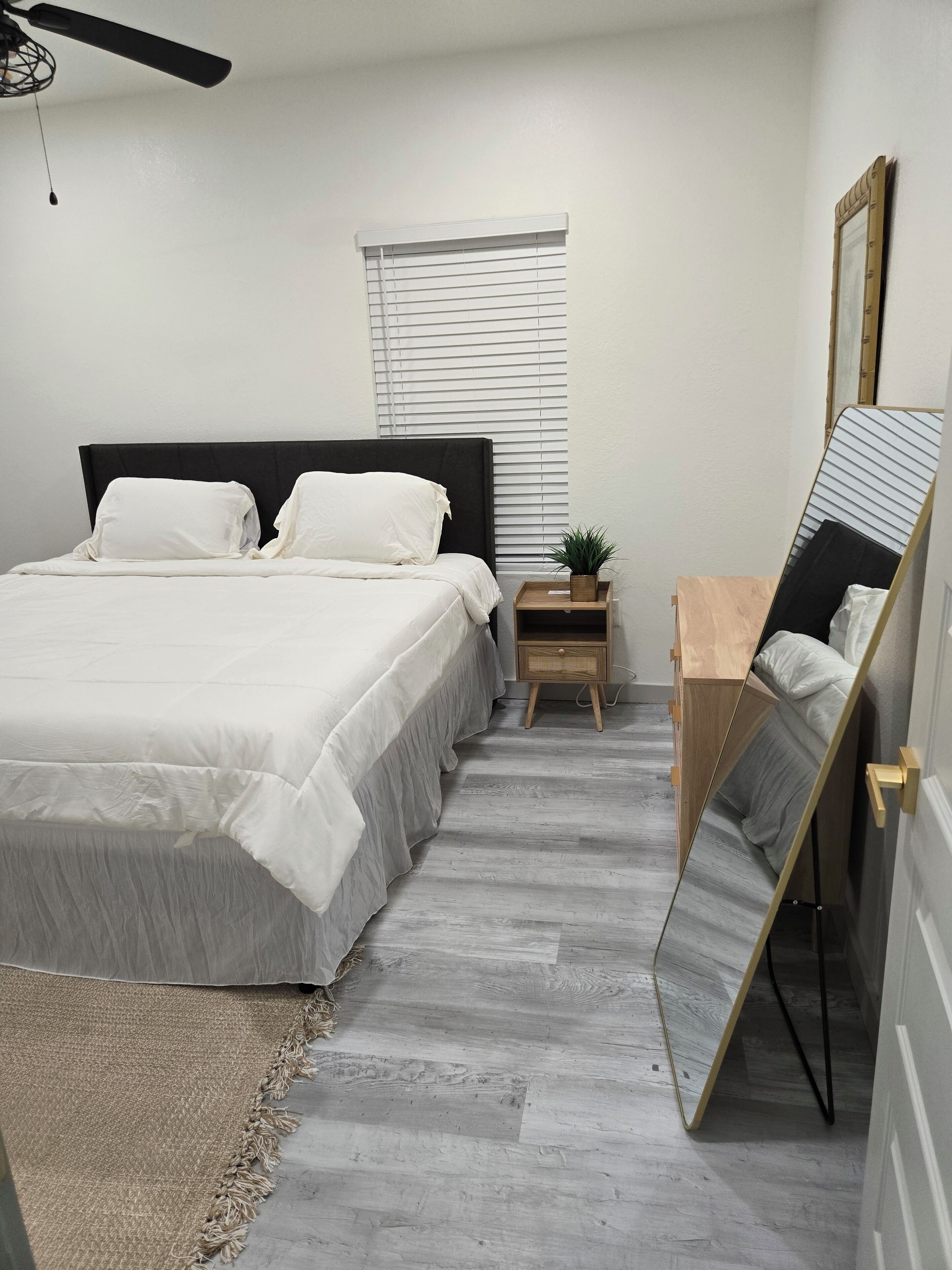 2 slaapkamers, een strijkplank/strijkijzer, wifi, beddengoed
