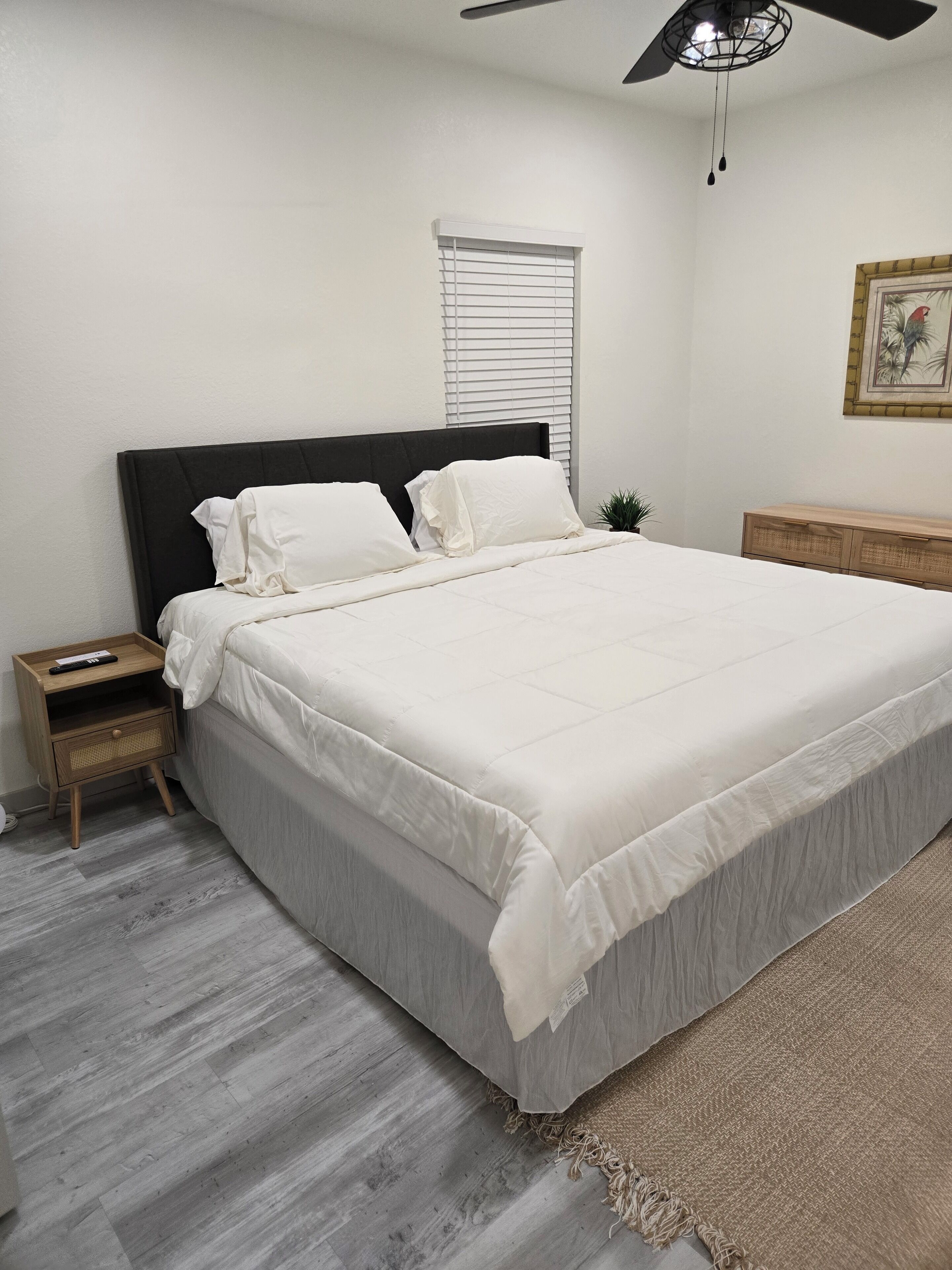2 bedrooms, iron/ironing board, WiFi, bed sheets
