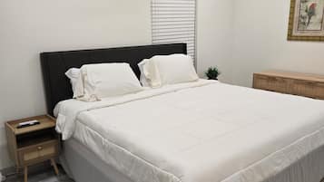 2 bedrooms, iron/ironing board, WiFi, bed sheets