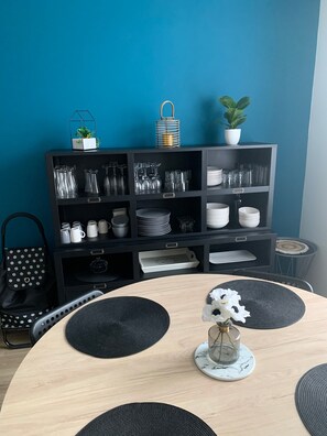 Dining - Charming One-Bedroom Apartment with Private Garden, Terrace & Wi-Fi in City Center (Saint-Brieuc)