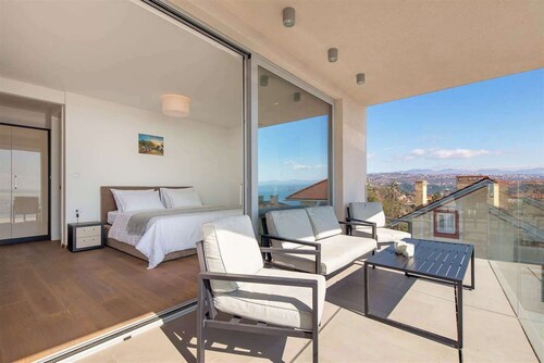 Exclusive Condo Soho Opatija center with pool