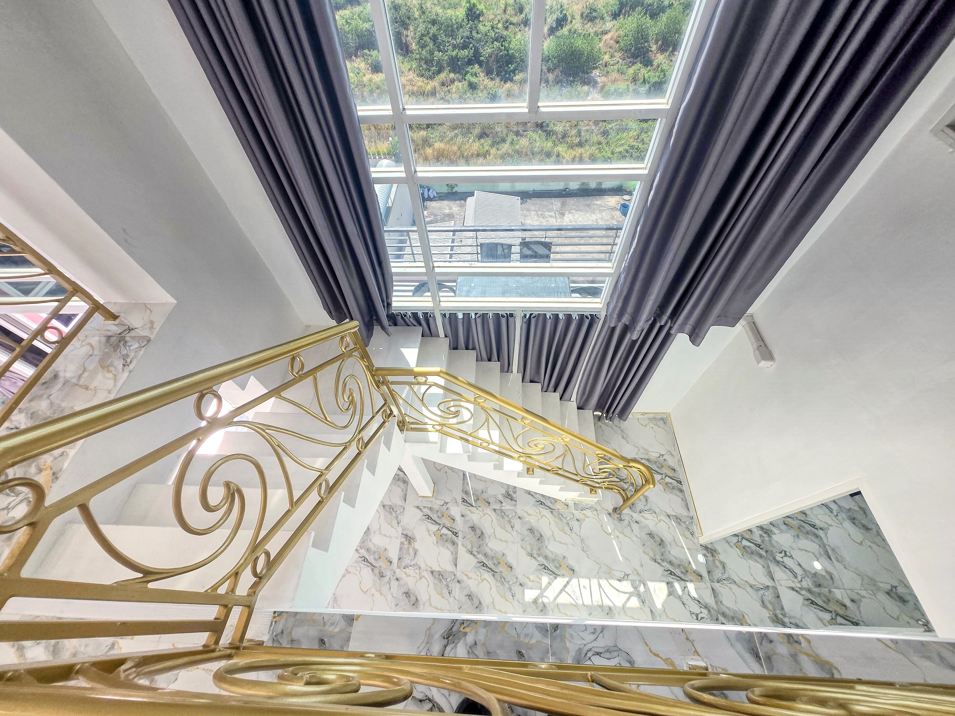 Appartement Exclusif, balcon, vue mer | Coin séjour | TV connectée de 65 pouces avec chaînes par câble, Netflix