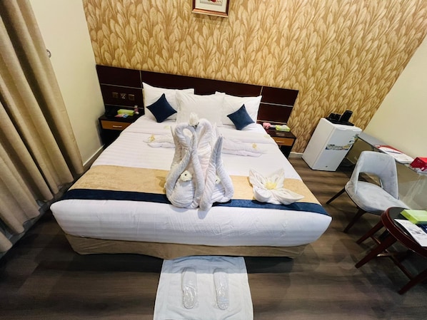 In-room safe, blackout drapes, soundproofing, iron/ironing board - Diamond Pearl (el madina el mownwara)