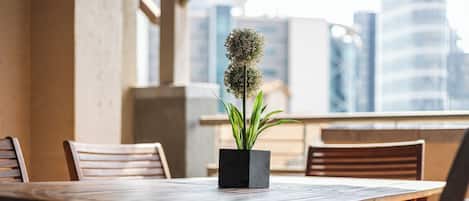 Apartment, 2 Bedrooms, Accessible, Smoking | Outdoor dining