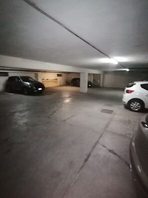 Free self-parking - a un passo dal duomo (Catania)