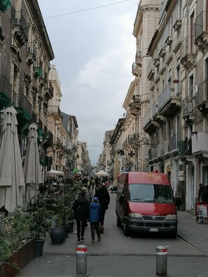 Exterior - a un passo dal duomo (Catania)