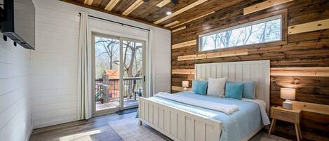 Cabin, Multiple Beds, Hot Tub (Chillax Inn The River)