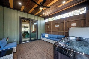 캐빈, 침대(여러 개), 온수 욕조 (Chillax Inn The River) | 실내 스파 욕조