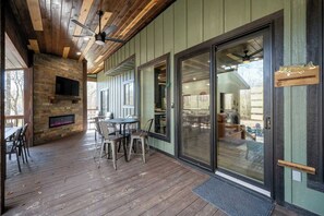 캐빈, 침대(여러 개), 온수 욕조 (Chillax Inn The River) | 다이닝