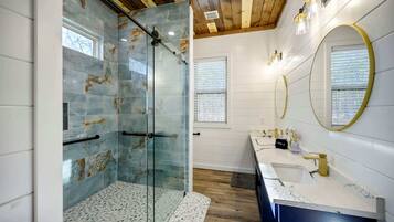 Cabin, Multiple Beds, Hot Tub (Chillax Inn The River) | Bathroom | Towels
