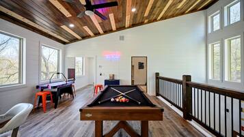 Cabin, Multiple Beds, Hot Tub (Chillax Inn The River) | Game room