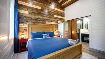 Cabin, Multiple Beds, Hot Tub (Chillax Inn The River)