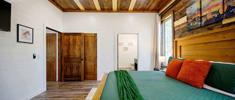 Cabane, plusieurs lits, bain à remous (Chillax Inn The River)