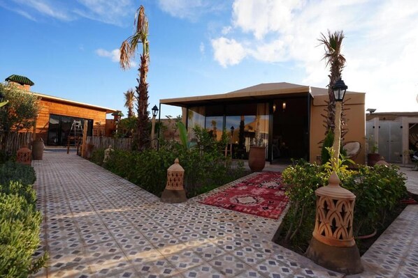 Property grounds - King Room with Pool View #5 (Agafay)