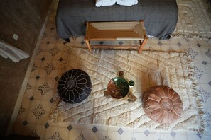 المنشأة من الداخل