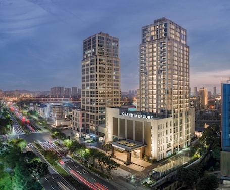 Exterior. Grand Mercure Wuxi Huishan