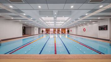 Una piscina techada