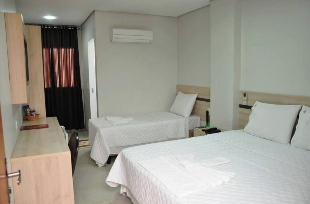 Standaard kamer, 1 twee- of 2 eenpersoonsbedden | Een bureau, een laptopwerkplek, een strijkplank/strijkijzer, gratis wifi