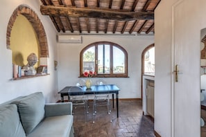 Apartment, 3 Bedrooms, Garden View | Living area