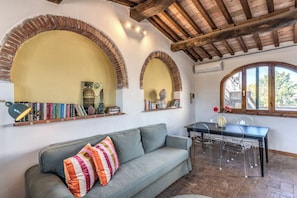 Apartment, 3 Bedrooms, Garden View | Living area | Flat-screen TV - Santa Maria Dreaming Rooftop (Pisa)