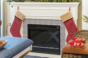 Interior - The Ozark Getaway Stay for 6 (Kimberling City)