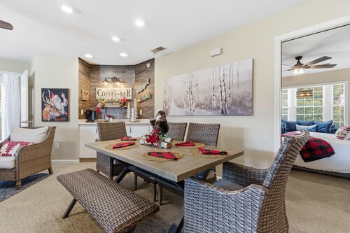 The Ozark Getaway Stay for 6