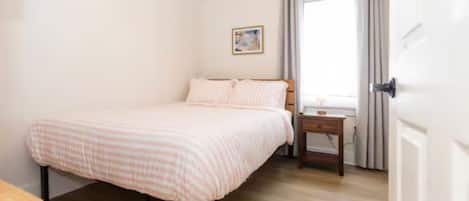 3 habitaciones, tabla de planchar con plancha y wifi gratis