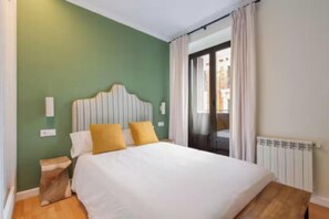 3 Schlafzimmer, Schreibtisch, Bügeleisen/Bügelbrett, kostenloses WLAN