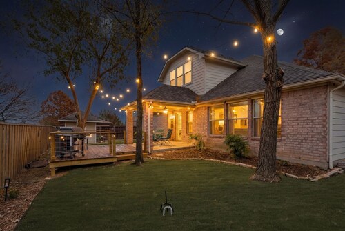 Ultimate Family Getaway! Lux 4BR Home in Allen + EPIC GAME ROOM + Deck & Grill