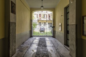 Interior - Paolo Sarpi, 36 - Milan Inside (Milan)