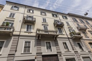 Exterior - Paolo Sarpi, 36 - Milan Inside (Milan)