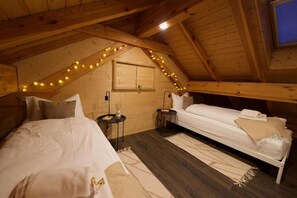 2 Schlafzimmer, Reisekinderbett, kostenloses WLAN, Bettwäsche