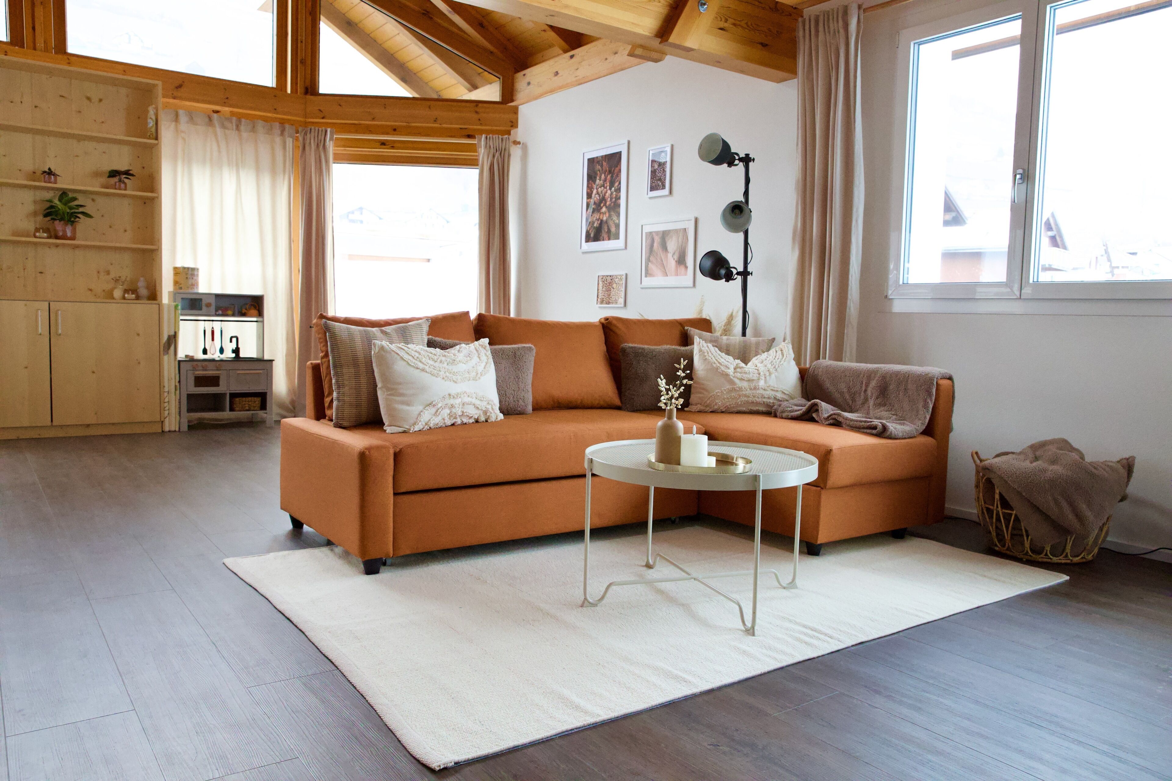 Smart-TV, Tischfußball, Tischtennisplatte, Stereoanlage