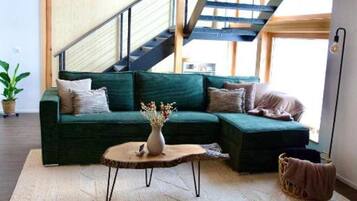 Smart TV, foosball, table tennis, stereo