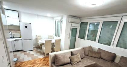 Cozy 2-bedroom apartment in peaceful Pirot with AC