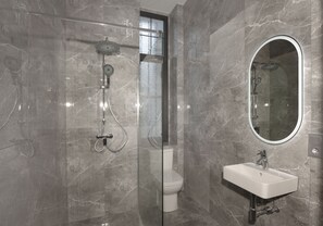 Hair dryer, bidet, towels, soap - White House Meerane - First Loft (Meerane)