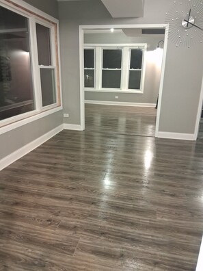 Interior - 4-bedroom apartment in fabulous Chicago with AC for your stay (Chicago)