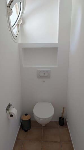 Shower, towels, toilet paper - Ocean view appartement up to one of the most beautiful beach of the island (Le Gosier)