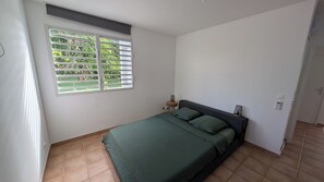 3 bedrooms, Internet, bed sheets - Ocean view appartement up to one of the most beautiful beach of the island (Le Gosier)