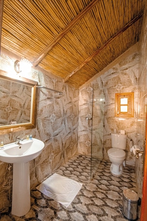 Shower, hair dryer, towels, soap. Bungalow Nature & Bien-Être near Marrakech | Swimming pool, Hammam & Tranquility
