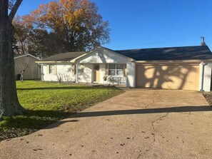 Exterior - The Gathering Place Close to CAFB / The W / Shops (Columbus)